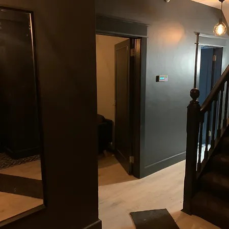 Twelve - Boutique -galway Centre -6 Bed En-suite - Free Parking Casa de Férias