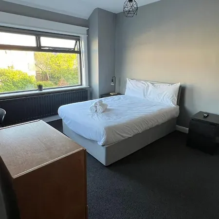 Twelve - Boutique -galway Centre -6 Bed En-suite - Free Parking Casa de Férias *