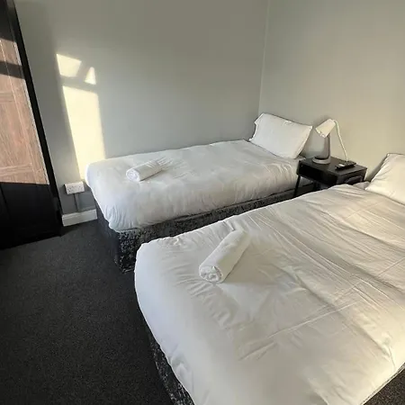 Twelve - Boutique -galway Centre -6 Bed En-suite - Free Parking Casa de Férias Galway