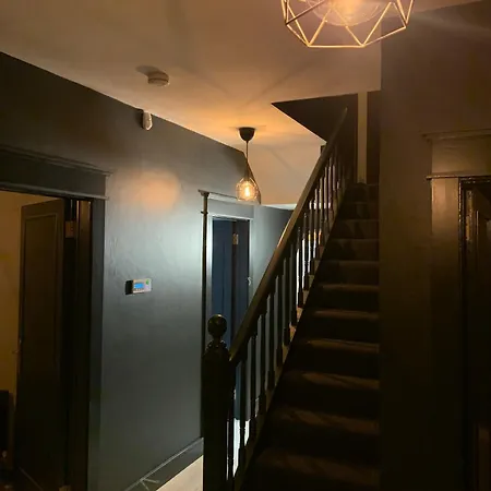 Holiday home Twelve - Boutique -galway Centre -6 Bed En-suite - Free Parking *
